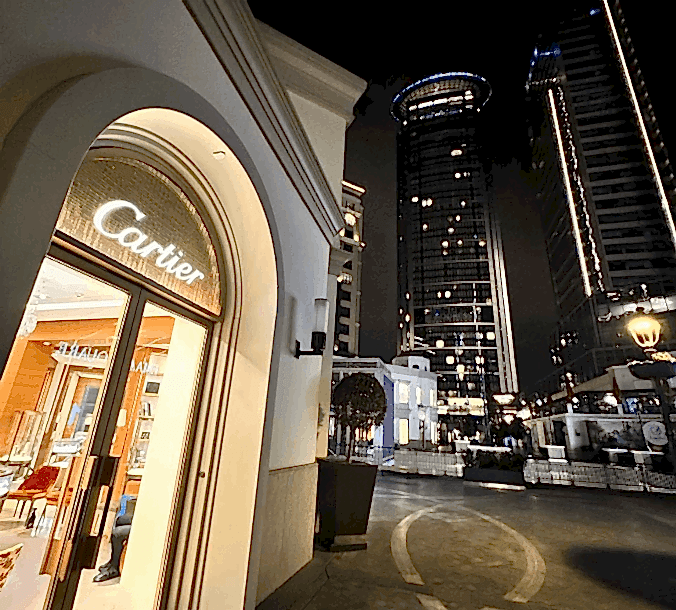 Palmiye Temizlik tarafından temizlenen Emaar Square Cartier mağazası